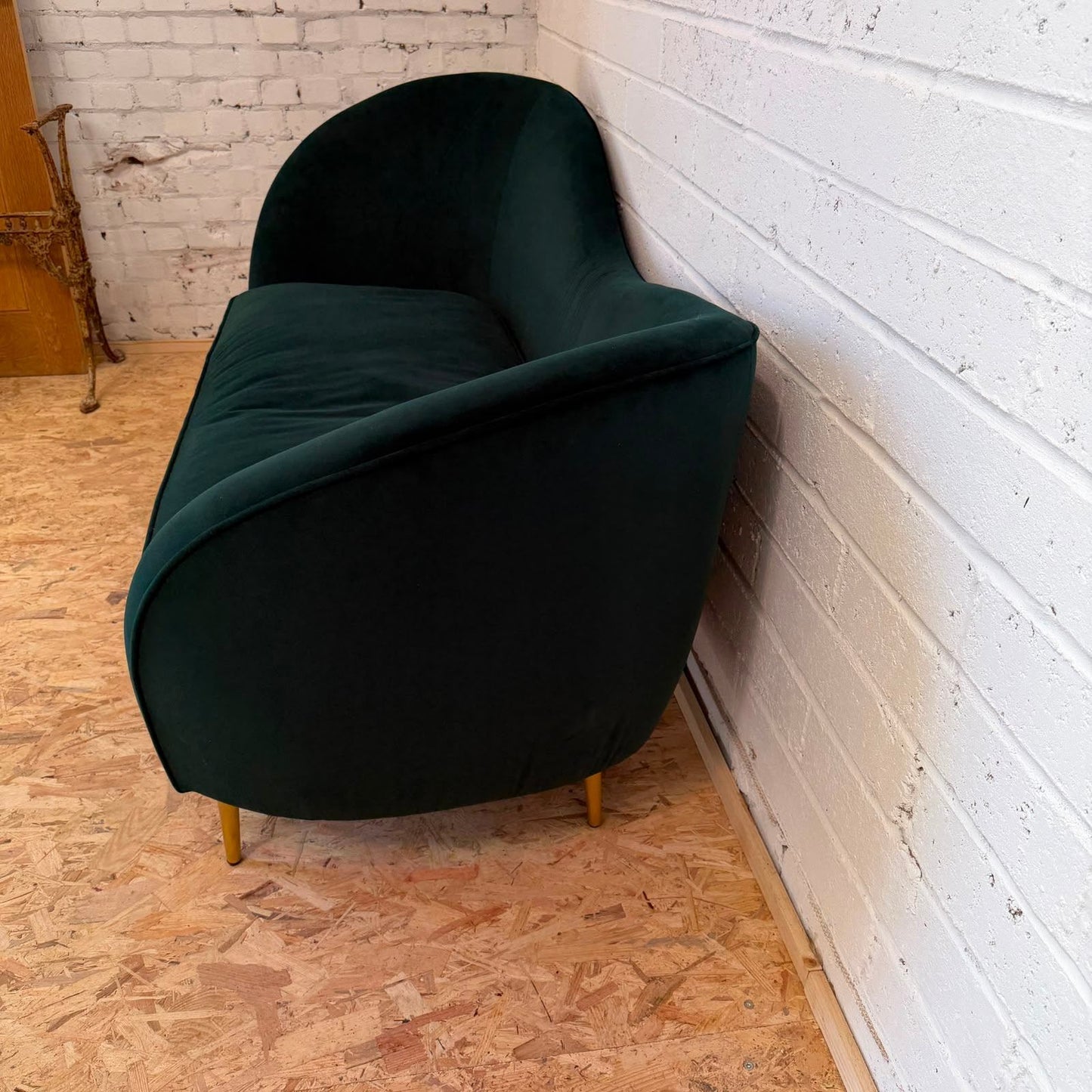 Modern 2 Seater Upholstered Green Velvet Sofa Shaped Back