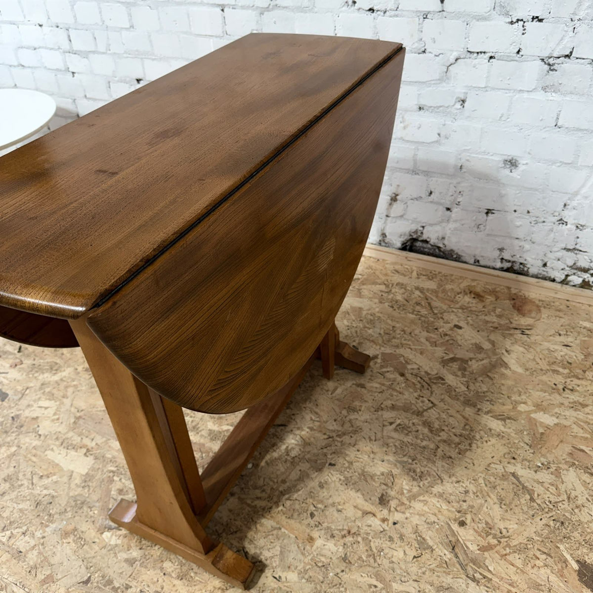 Vintage Ercol Model 610 Blonde Elm & Beech Gateleg Dropleaf Table Seats 4