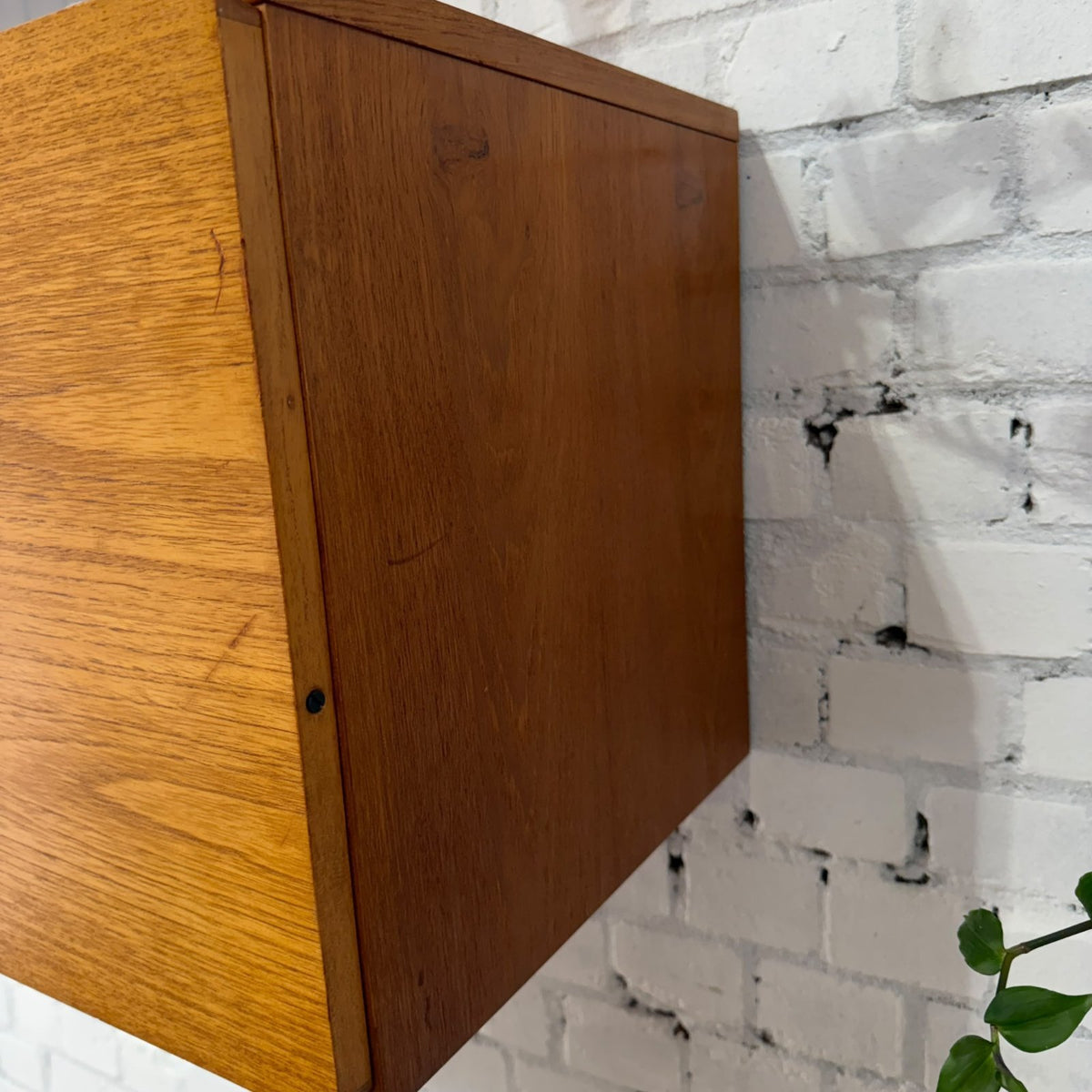 Beaver & Tapley 33 Floating Wall Record Cabinet Storage Mid Century 33”