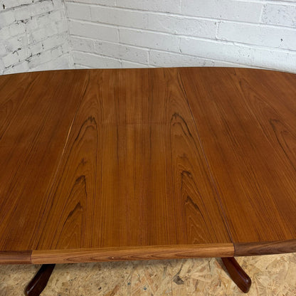 G Plan Fresco Mid Century Teak Extending Oval Dining Table Seats 8/10