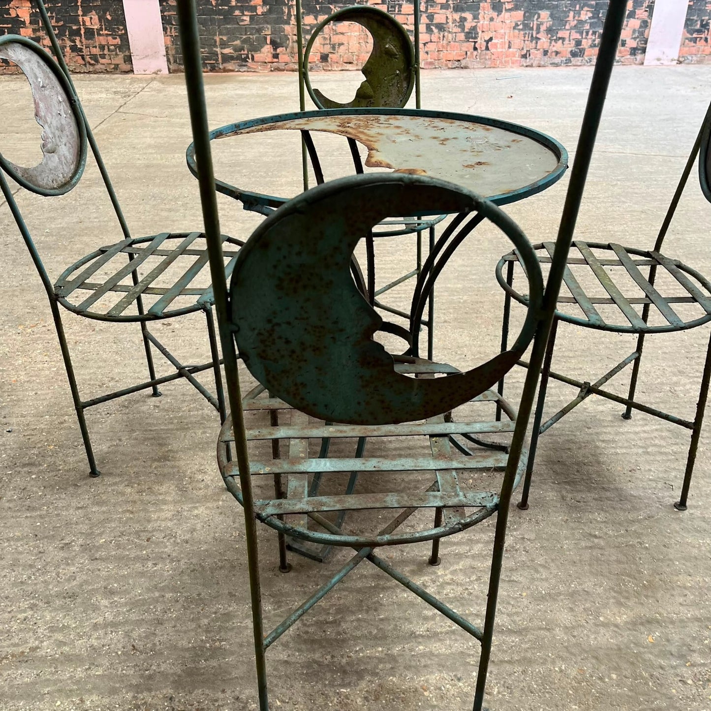 Metal Circular Garden Table & 4 Chairs With Moon Design Green Rust Great Patina