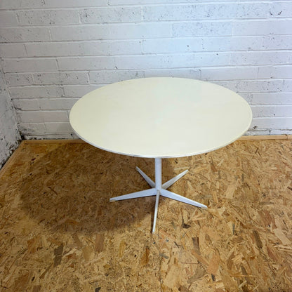 Vintage Retro White Fibre Glass Topped Table Metal Star Base Seat 4