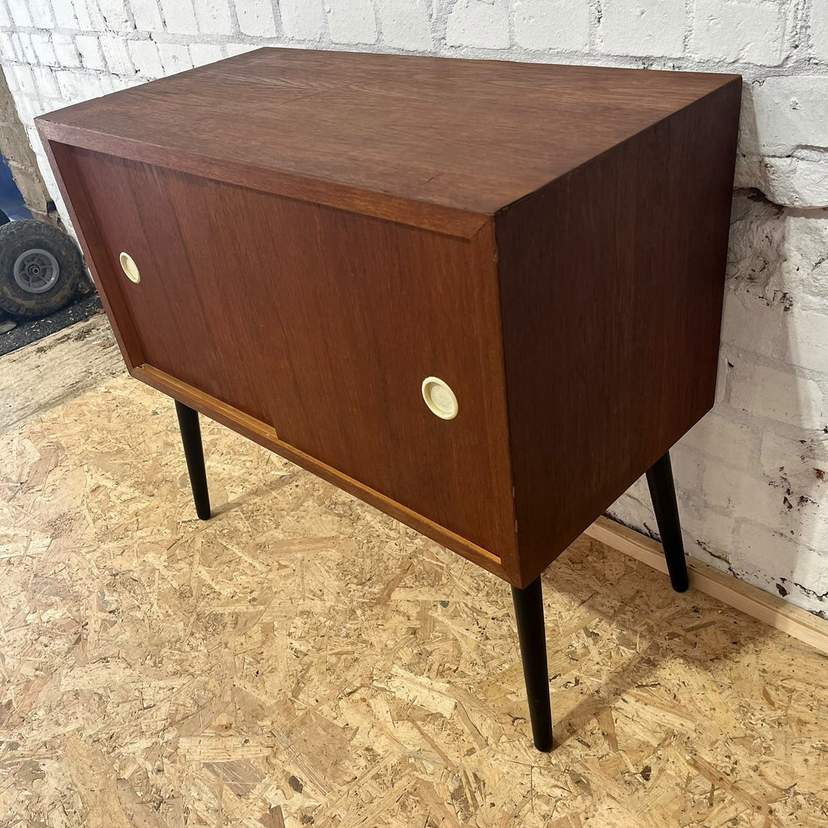 Mid Century Record Unit On Tapered Legs Plywood Original Handles Vinyl TV Unit