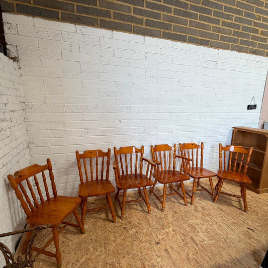 6 Pine Farmhouse Chairs 2x Carvers Varnished Turned Legs & Stretchers