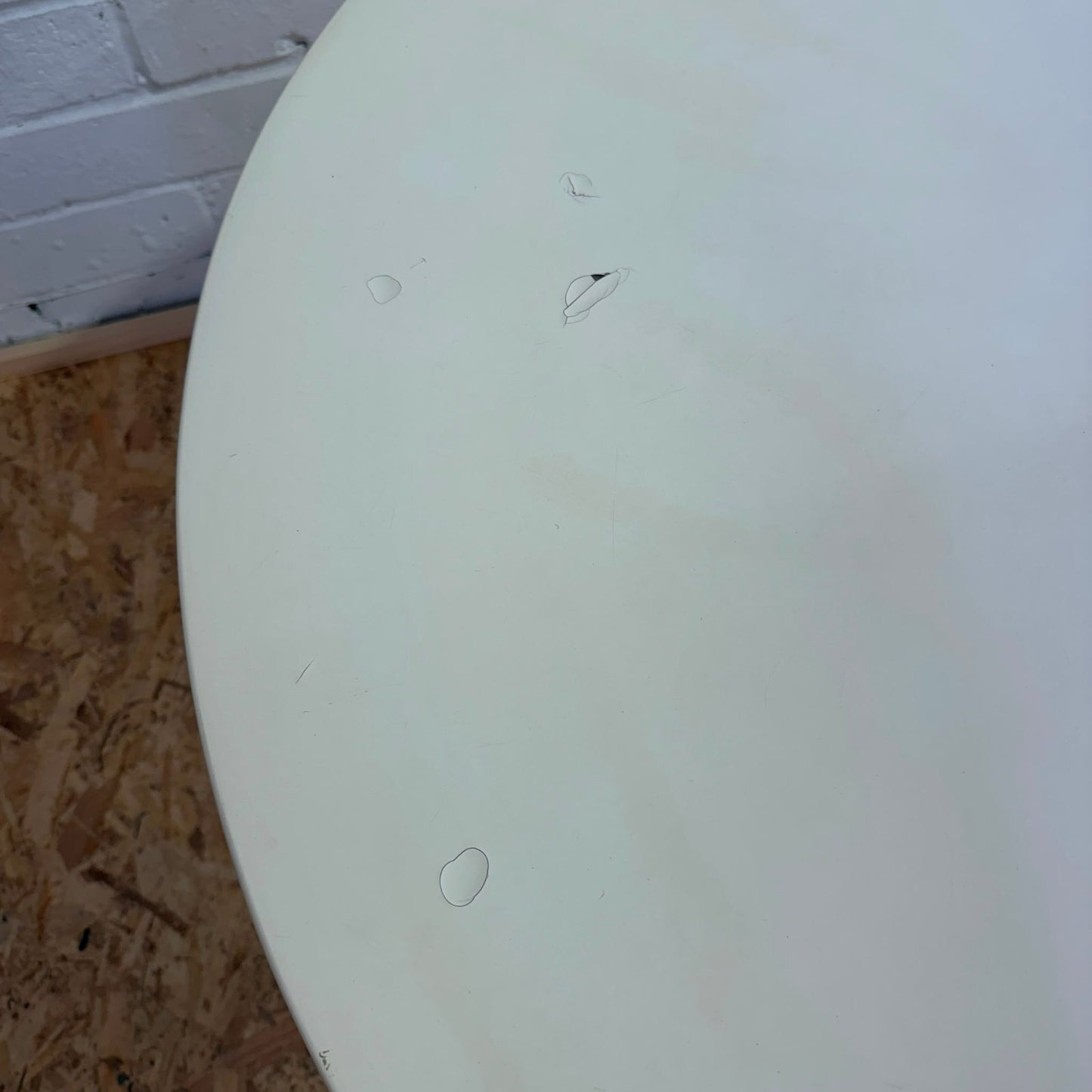 Vintage Retro White Fibre Glass Topped Table Metal Star Base Seat 4