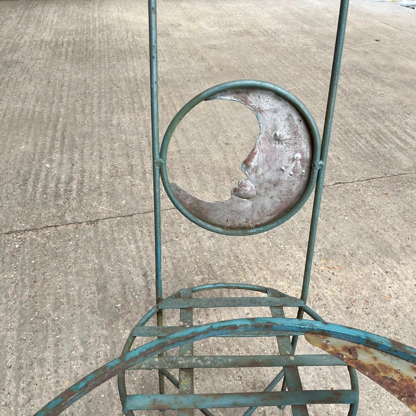 Metal Circular Garden Table & 4 Chairs With Moon Design Green Rust Great Patina