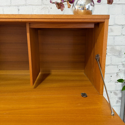 Beaver & Tapley 33 Floating Wall Record Cabinet Storage Mid Century 33”