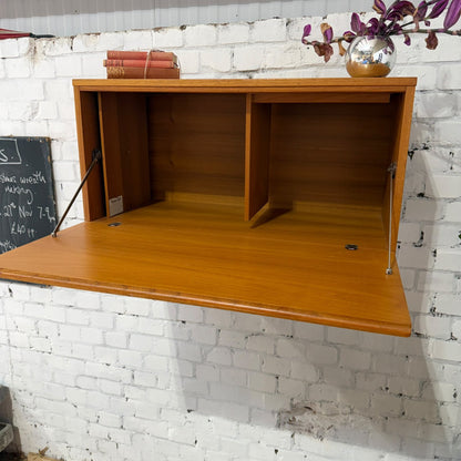 Beaver & Tapley 33 Floating Wall Record Cabinet Storage Mid Century 33”