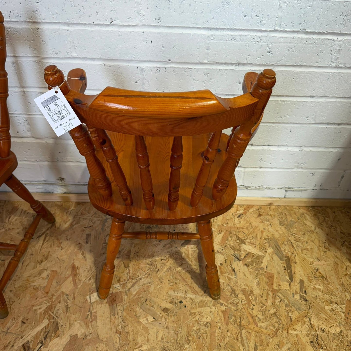 6 Pine Farmhouse Chairs 2x Carvers Varnished Turned Legs & Stretchers