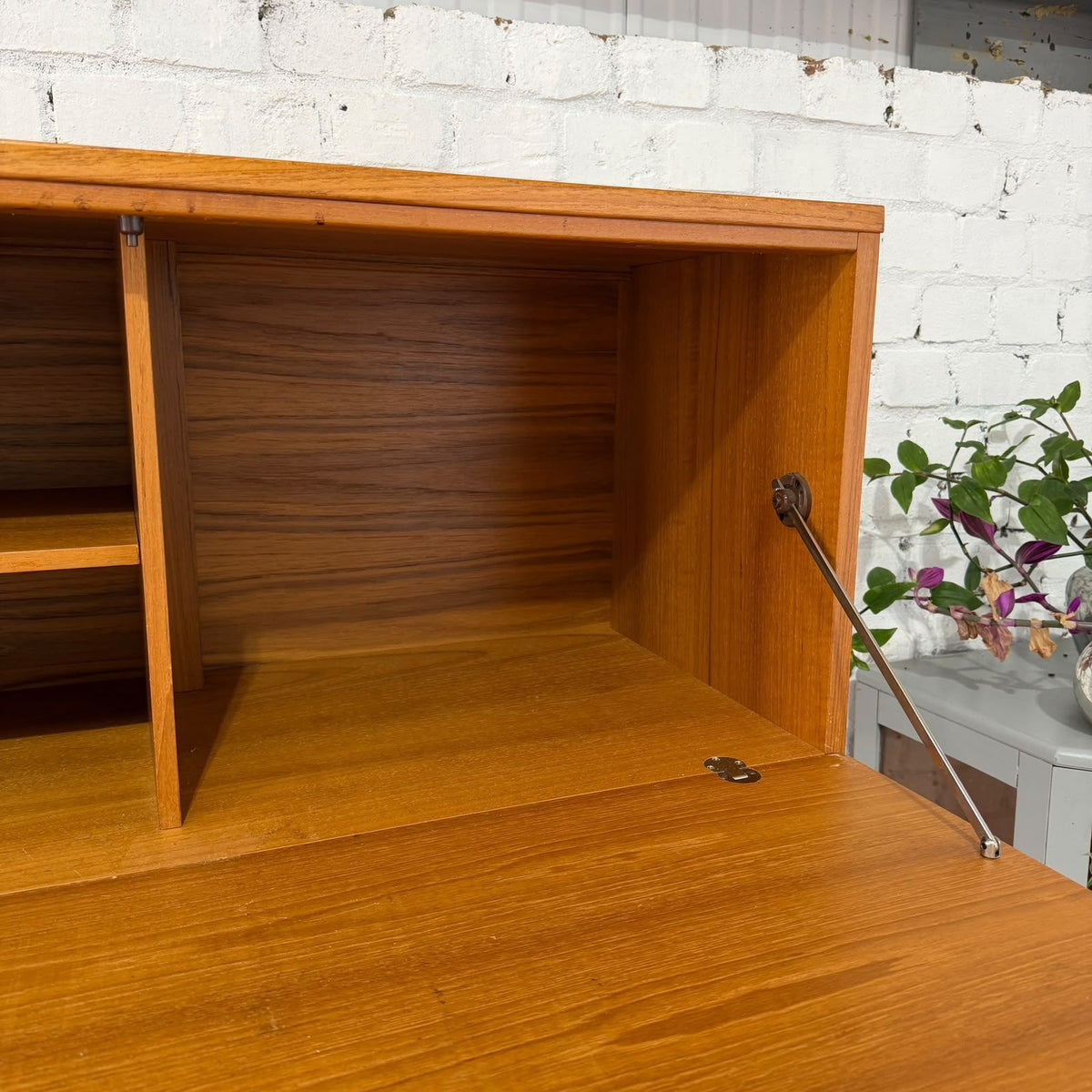 Tapley 33 Floating Wall Cabinet Single Hinged Door Mid Century With Fixing