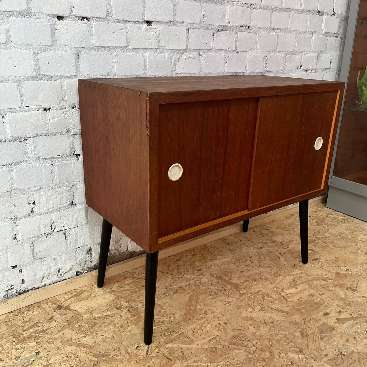 Mid Century Record Unit On Tapered Legs Plywood Original Handles Vinyl TV Unit