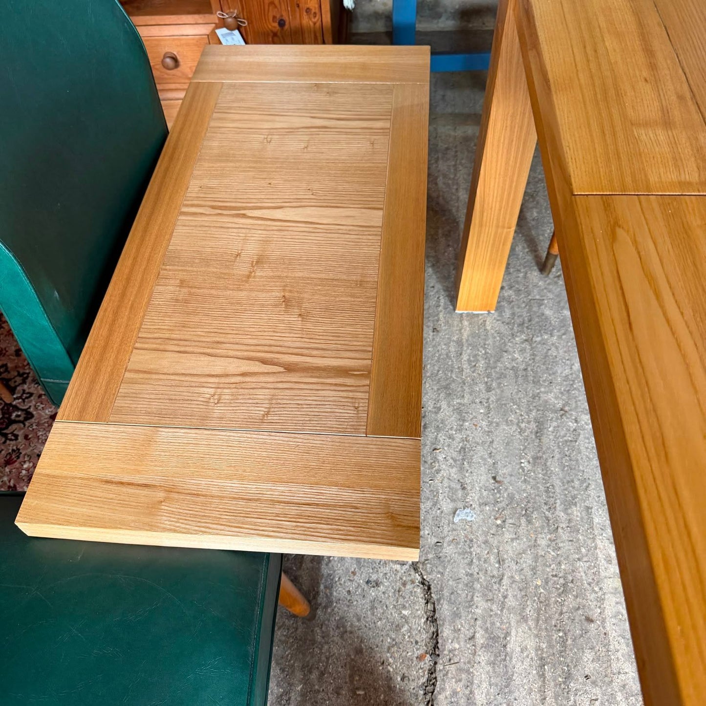 Oak Furniture Land Extending Dining Table Square Legs Heavy Seats 6