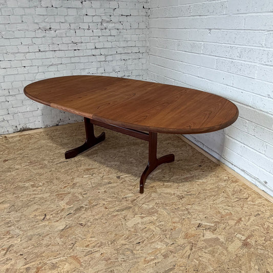 G Plan Fresco Mid Century Teak Extending Oval Dining Table Seats 8/10