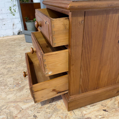 Pine 3 Drawer Bedside Cabinet Nightstand Knob Handles Plinth Great Condition