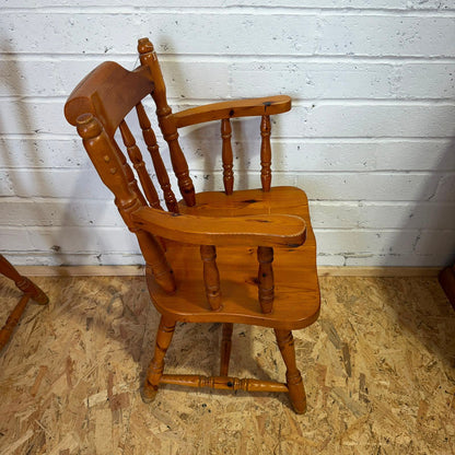 6 Pine Farmhouse Chairs 2x Carvers Varnished Turned Legs & Stretchers