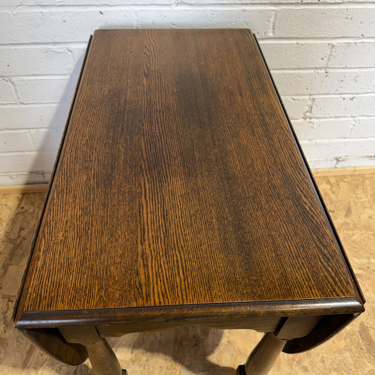 Antique Oak Drop Leaf Dining Table Seats 6/8 Turned Legs