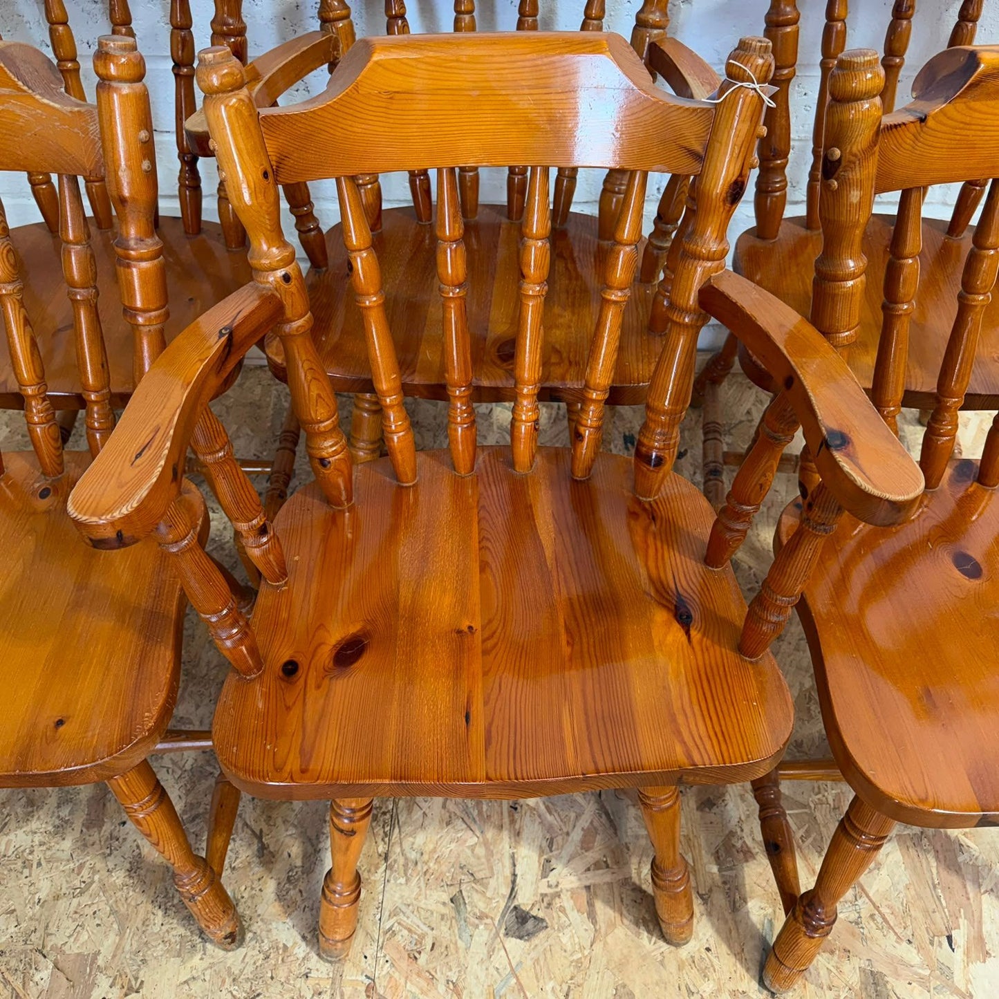 6 Pine Farmhouse Chairs 2x Carvers Varnished Turned Legs & Stretchers