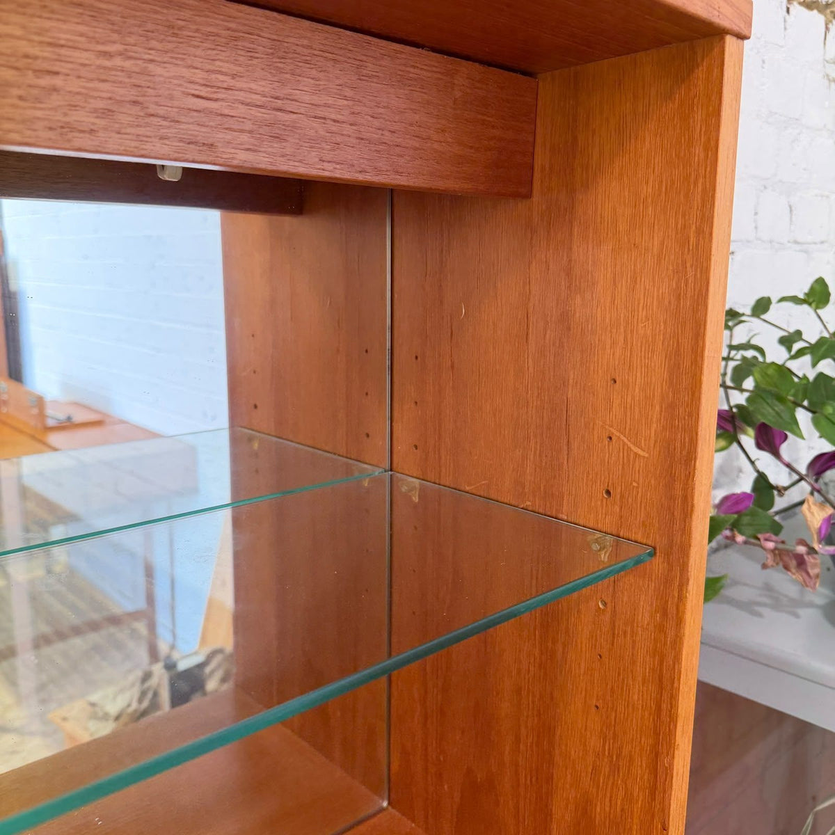 Tapley 33 Floating Wall Mounted Glazed Display Cabinet Glass Shelf Light