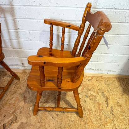 6 Pine Farmhouse Chairs 2x Carvers Varnished Turned Legs & Stretchers