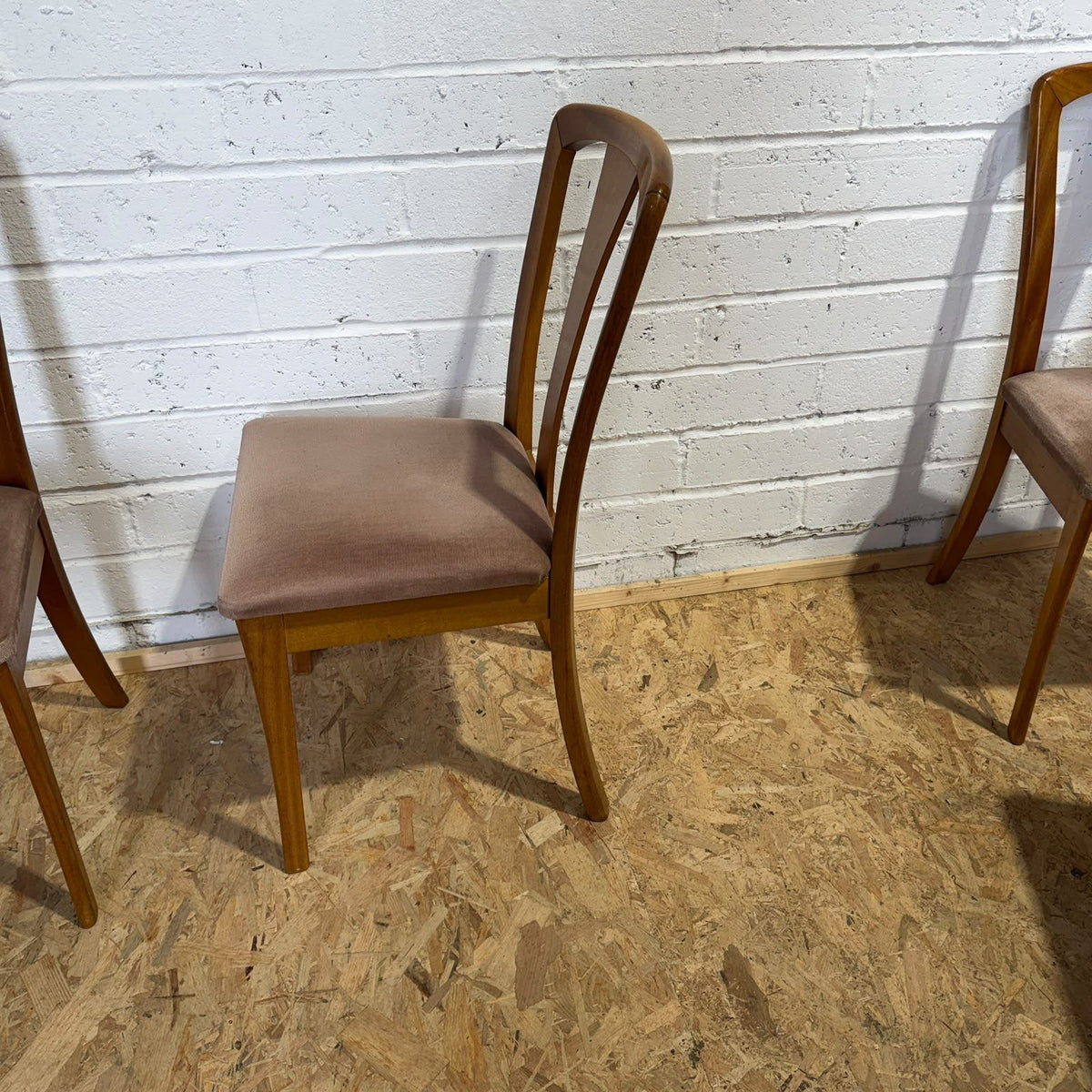 5 Meredew Mid Century Teak Dining Chairs Upholstered Velour Salmon Seats