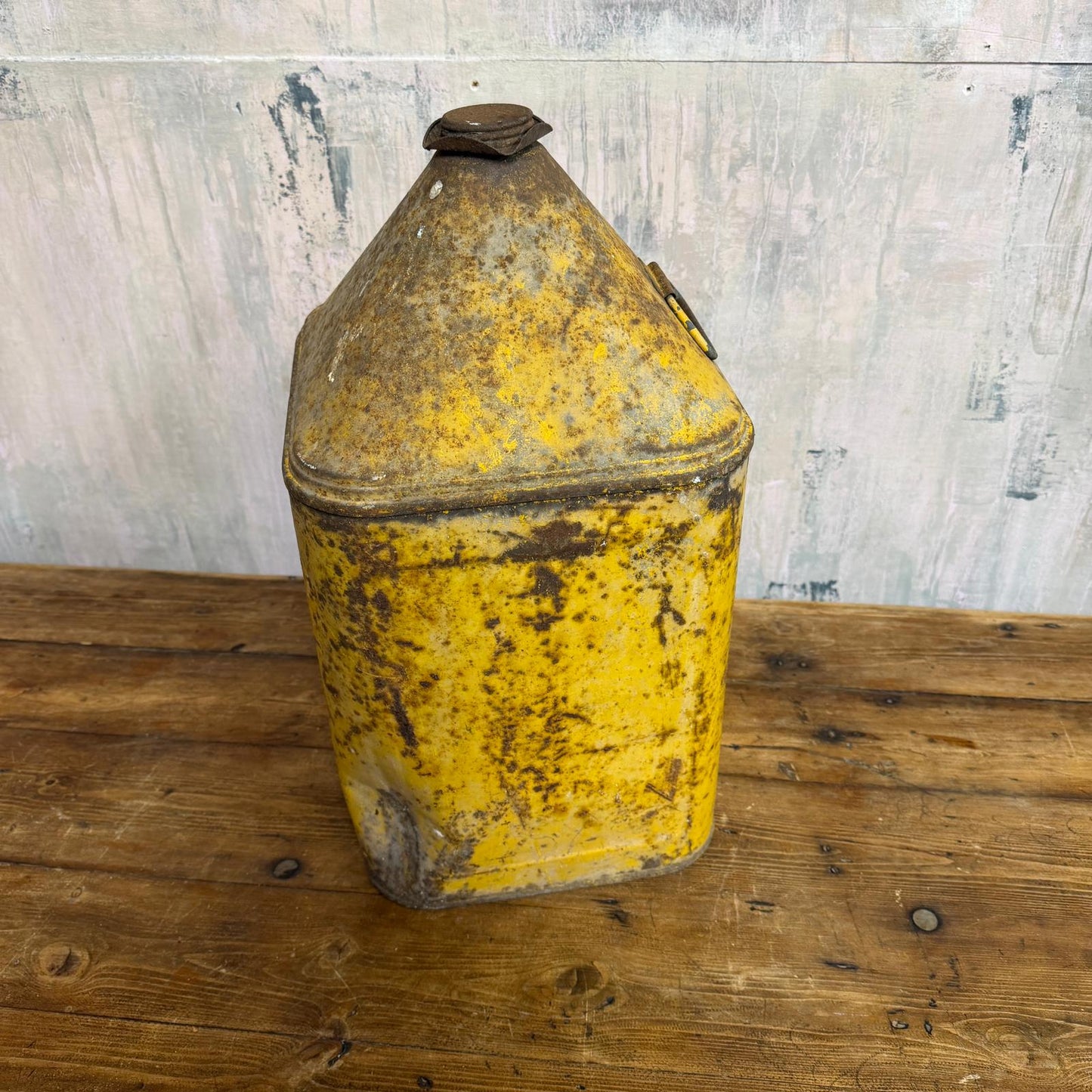 Vintage Morris’ Golden Film Ring Free 5 Gallon Oil Can Great Patina