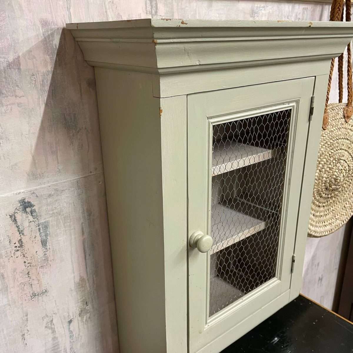 Painted Shabby Chic Kitchen Wall Cupboard 2 Shelves Chicken Wire Door