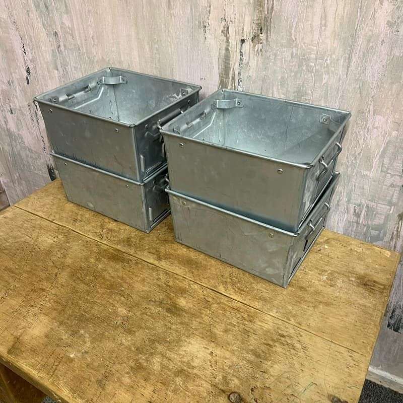 Galvanised Tote Pan With Handles Stacking Corners