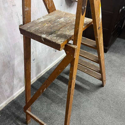 Vintage Pioneer Stepladder Set of 4 Treads With Platform