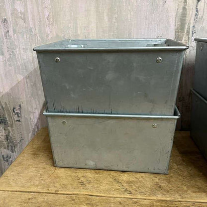 Galvanised Tote Pan With Handles Stacking Corners