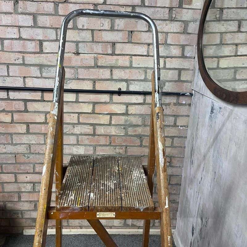 Vintage Pioneer Stepladder Set of 4 Treads With Platform
